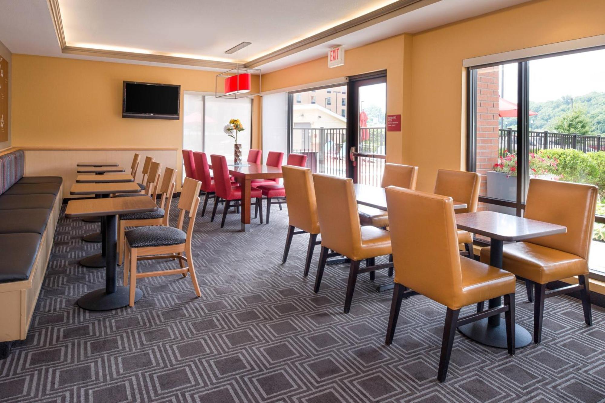 Towneplace Suites Huntington Exterior photo